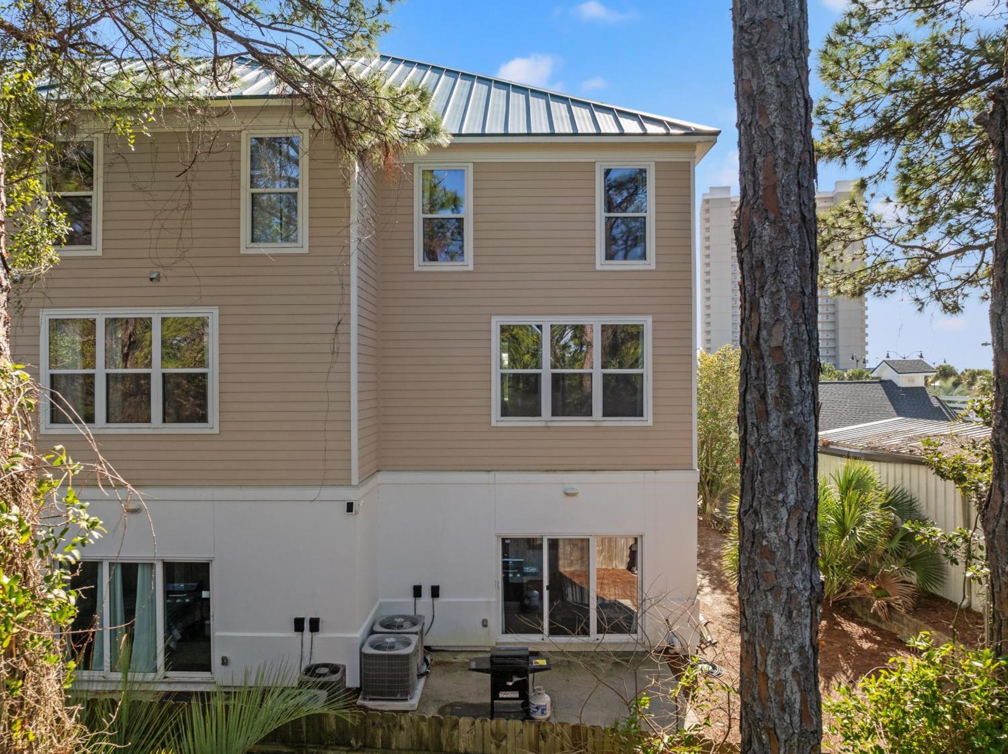 Sailors Cove: 5-bedroom, 45 Baths, Sleeps 12! Steps Away From The Beach! Holiday home Panama City Beach