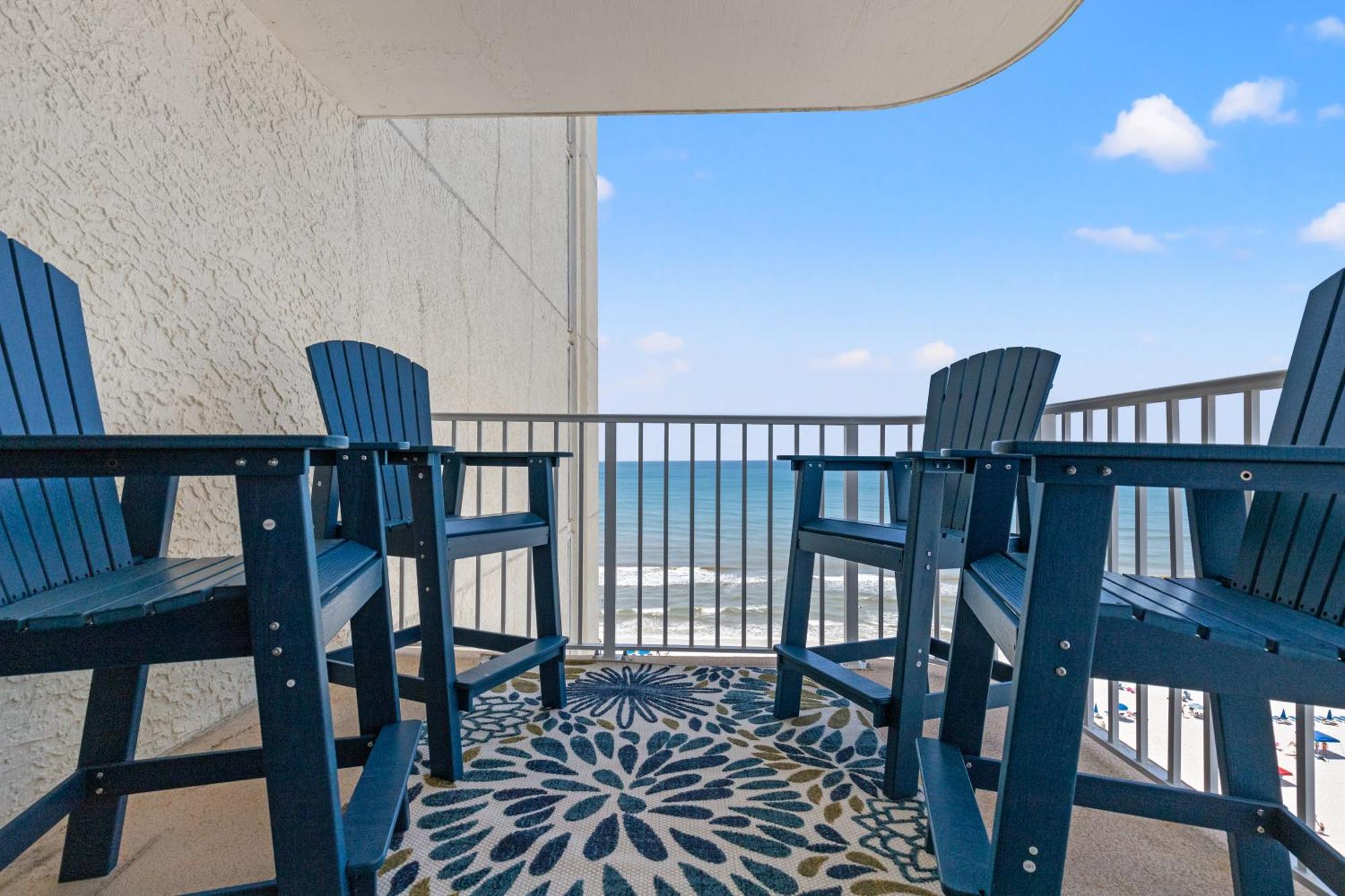 Coastal Hideaway: Cozy Beachfront - Sleeps 4 With Stunning Views! * Panama City Beach