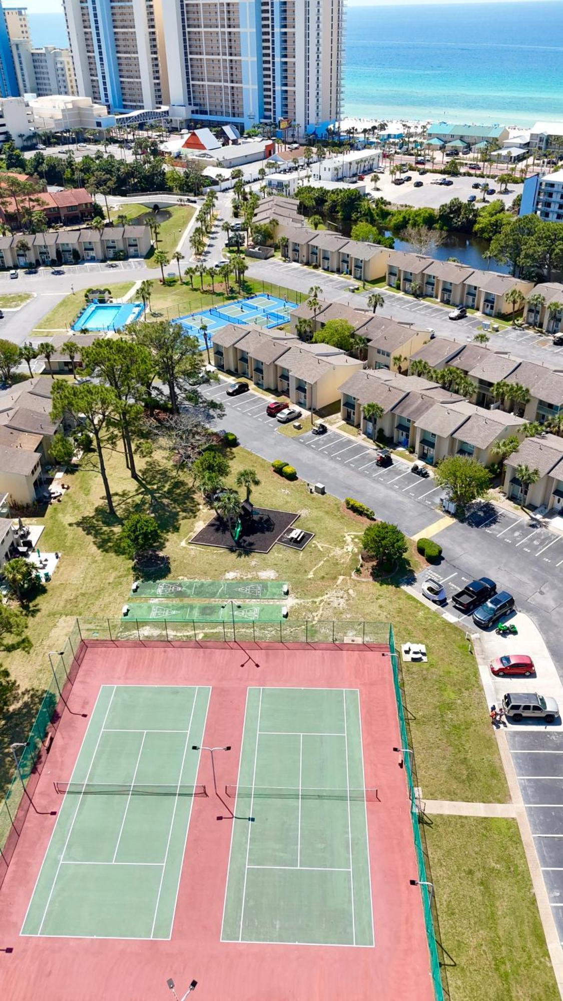 2 Bd 2 And Half Ba Two Story Haven Pet Friendly With Golf Cart