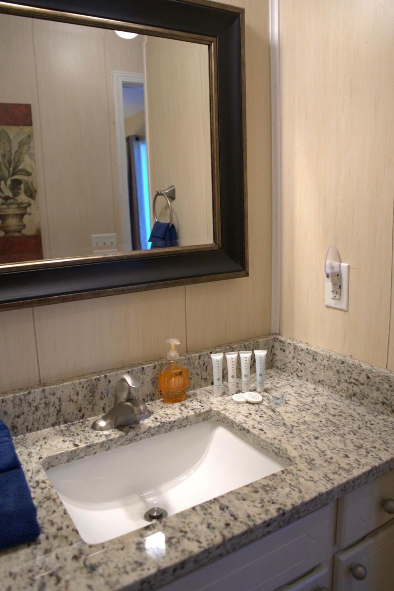 2 Bd 2 And Half Ba Two Story Haven Pet Friendly With Golf Cart * Panama City Beach