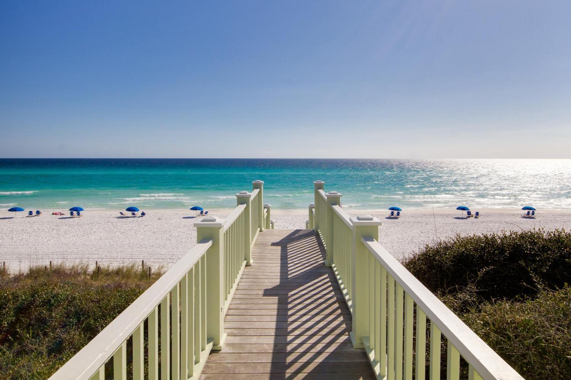 Coastal Hideaway: Cozy Beachfront - Sleeps 4 With Stunning Views! Holiday home Panama City Beach