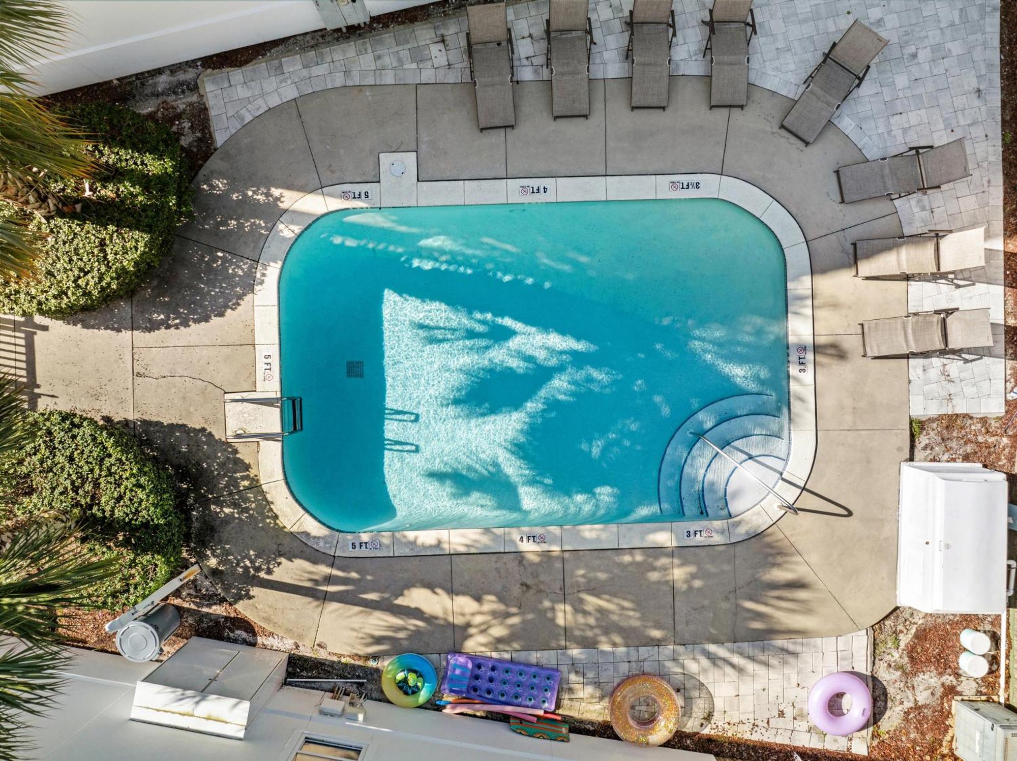 Sailors Cove: 5-bedroom, 45 Baths, Sleeps 12! Steps Away From The Beach! Holiday home Panama City Beach