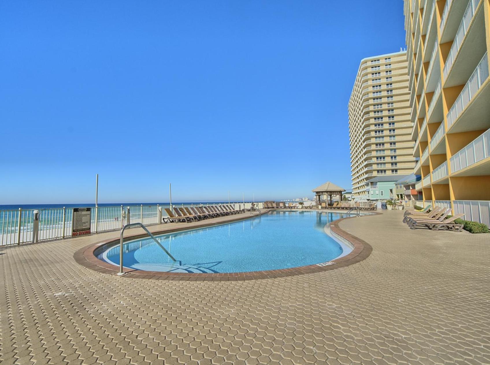 Treasure Island Unit 2011: Sunset Sands, 2 Bed/2 Bath Retreat - Sleeps 8! Panama City Beach