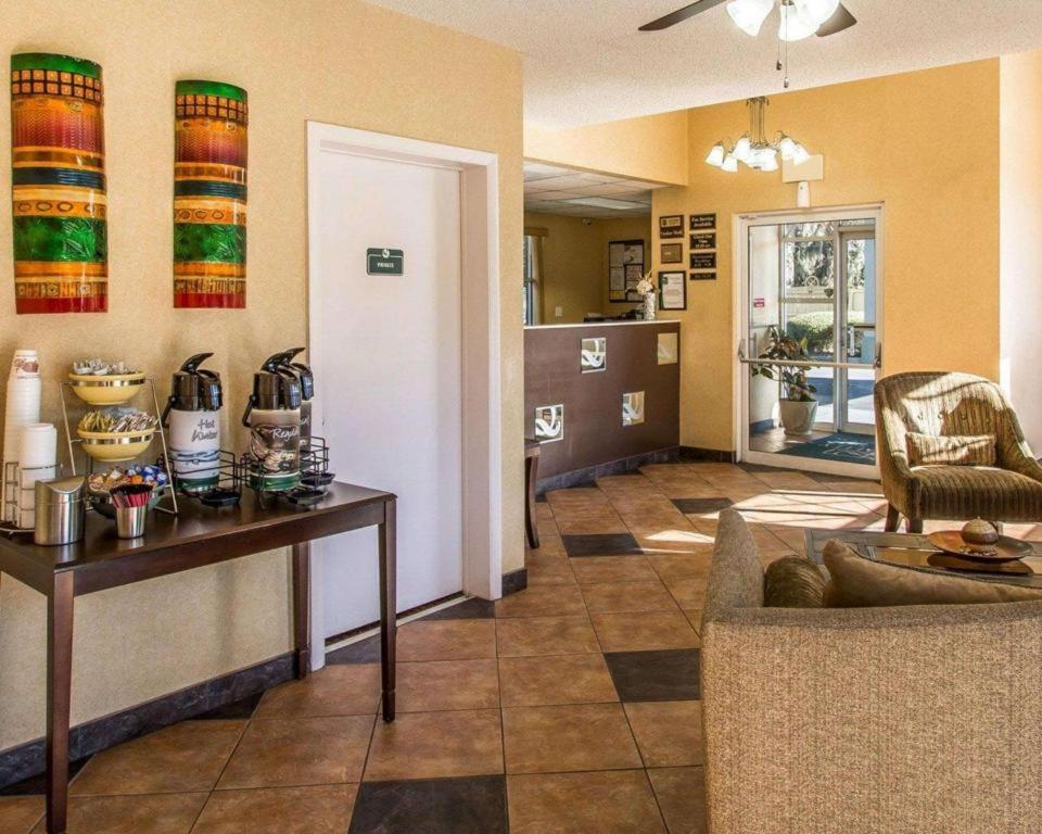 Quality Inn & Suites Near Panama City Beach Hotel Panama City Beach