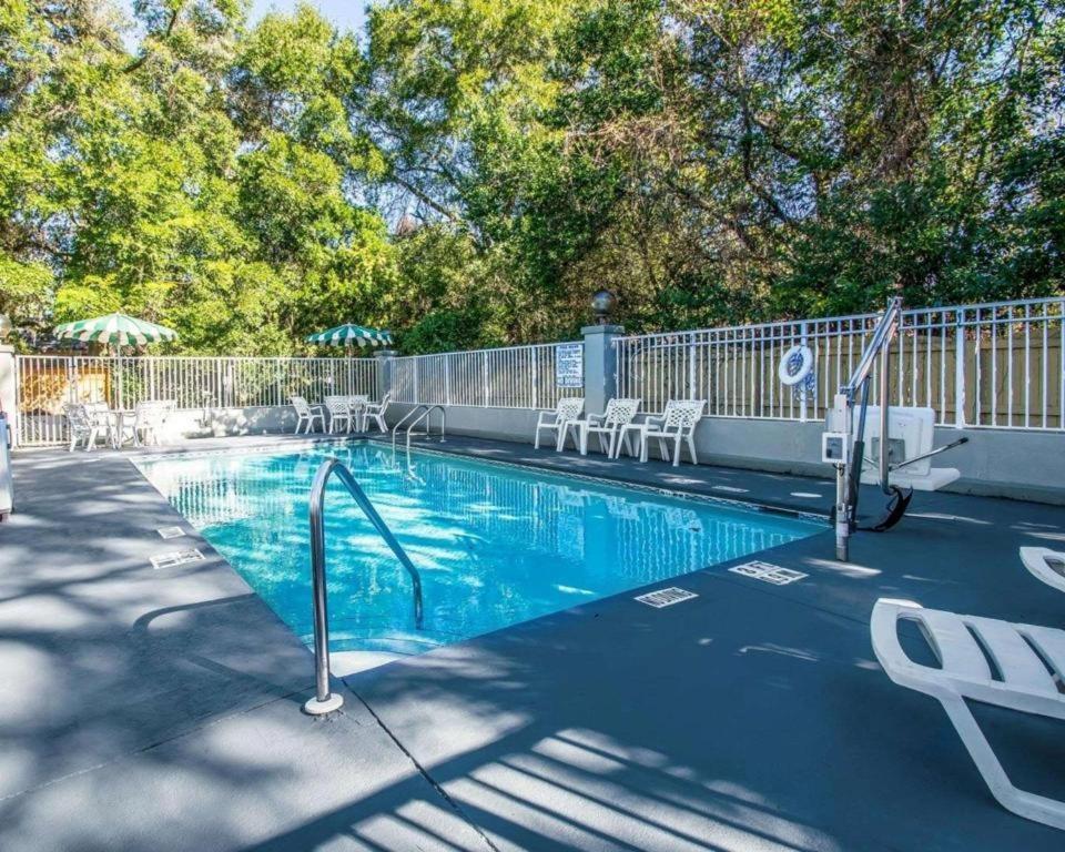 Quality Inn & Suites Near Panama City Beach Hotel 2*