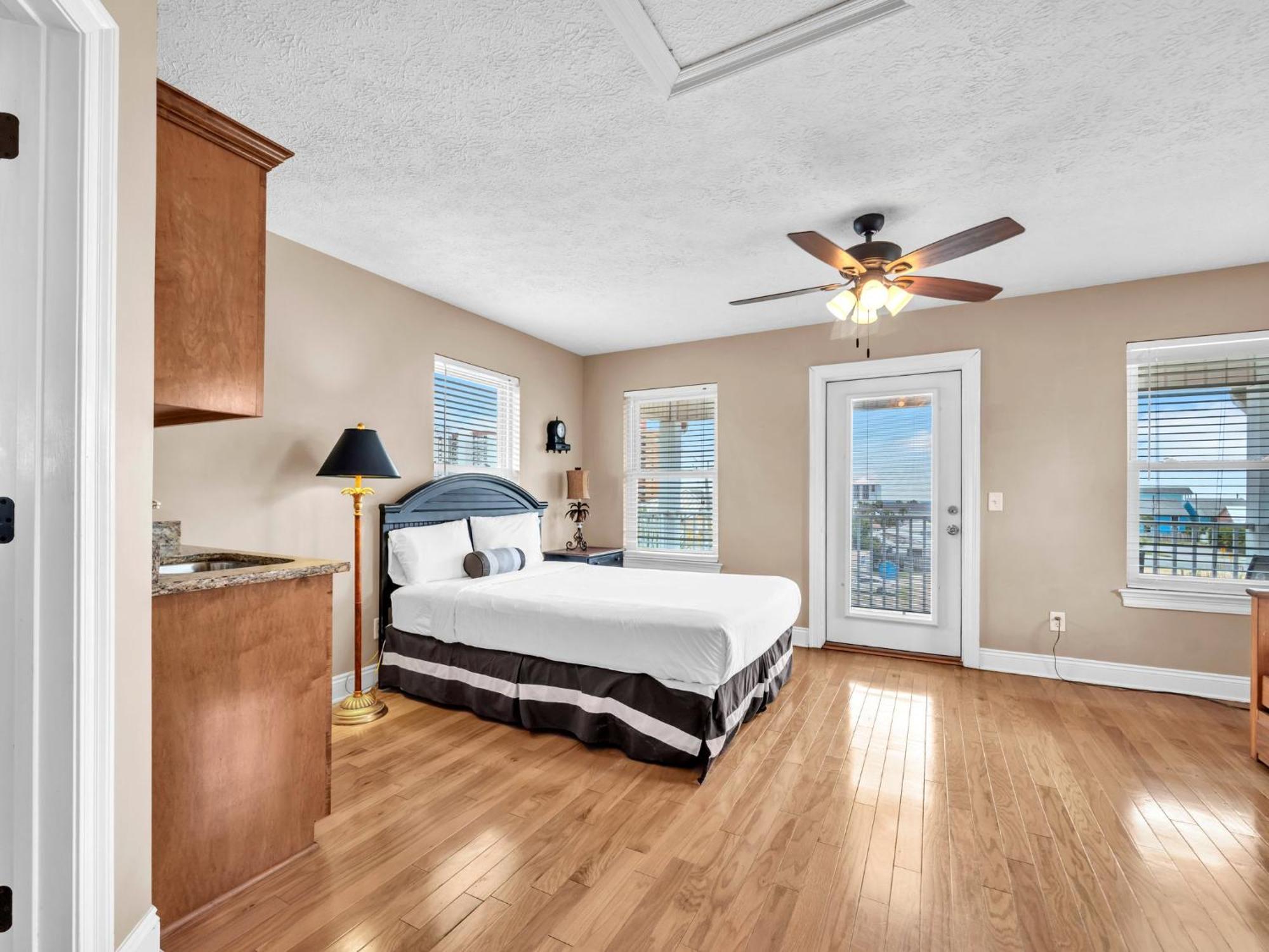 A Wave From It By Emerald Coast Retreats Holiday home