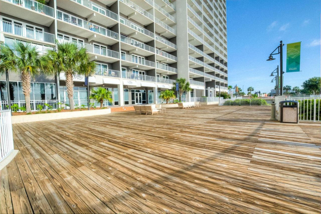 Laketown Wharf 416 By Aneliya *