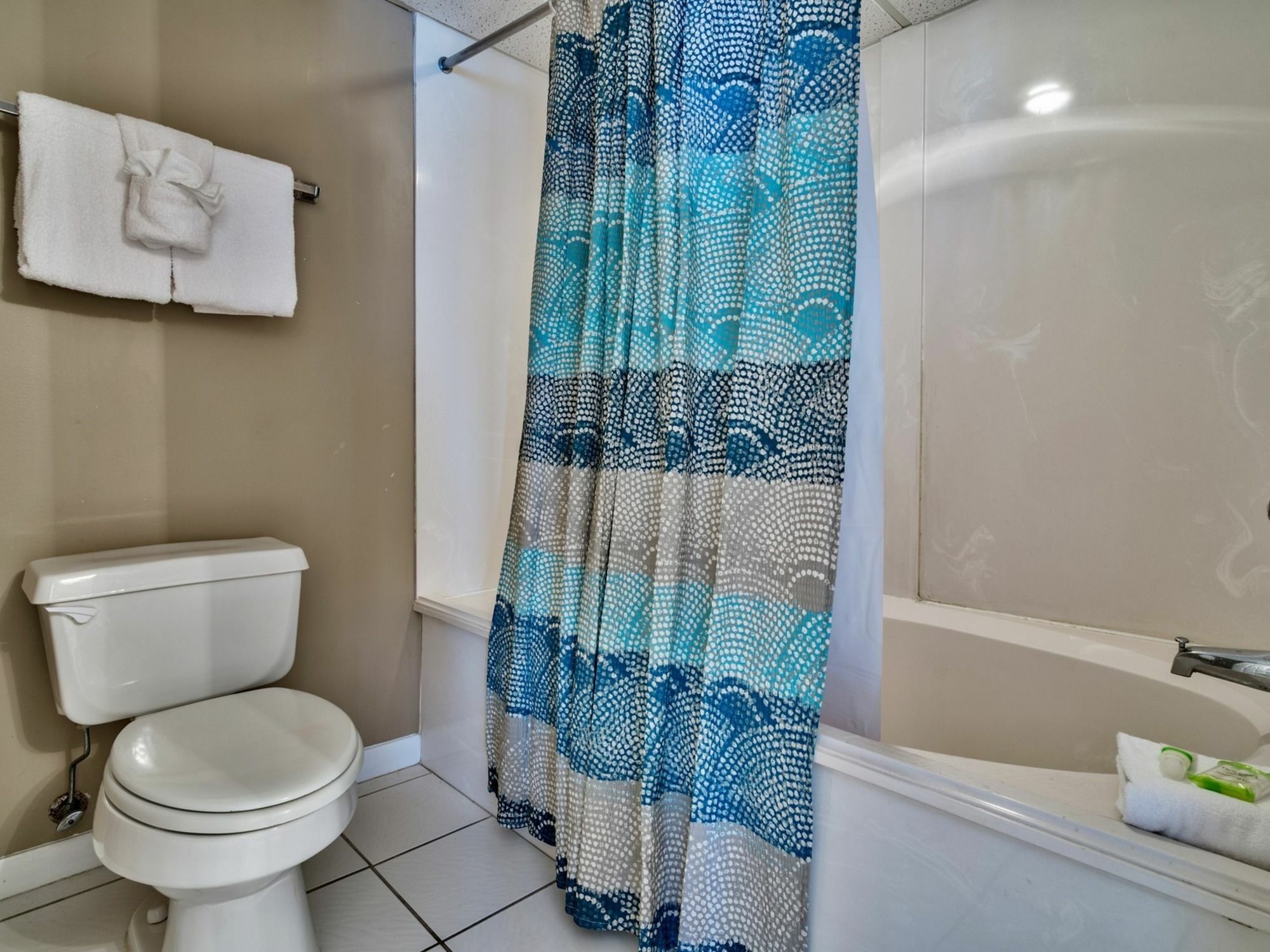 Long 2 204 228425 By Redawning Hotel 3*
