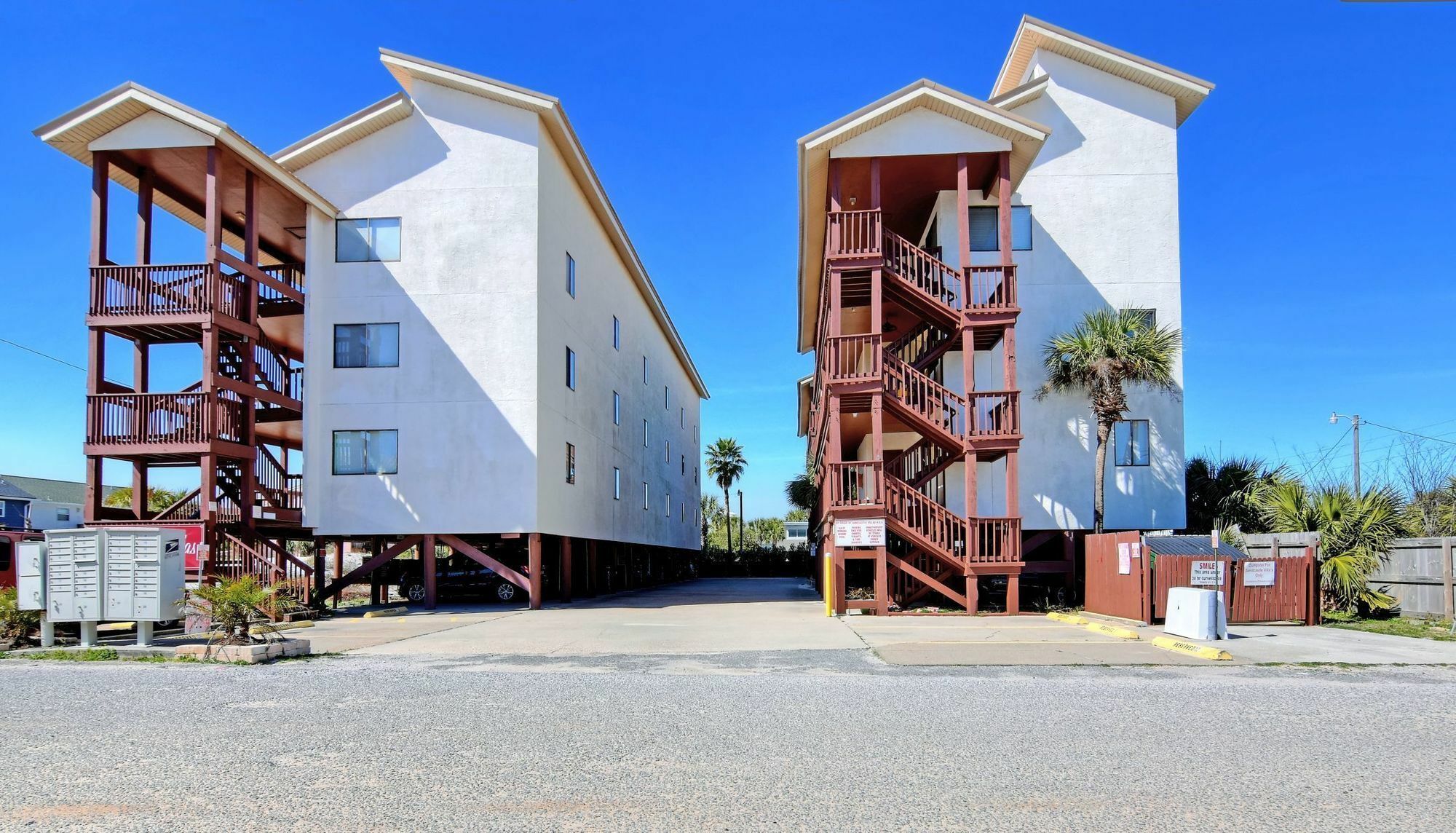 Sandcastle 24 Spacious Unit With Full Living By Redawning Hotel