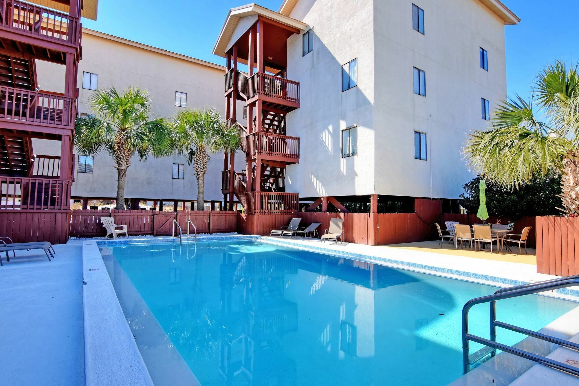 Sandcastle 24 Spacious Unit With Full Living By Redawning 3* Lower Grand Lagoon