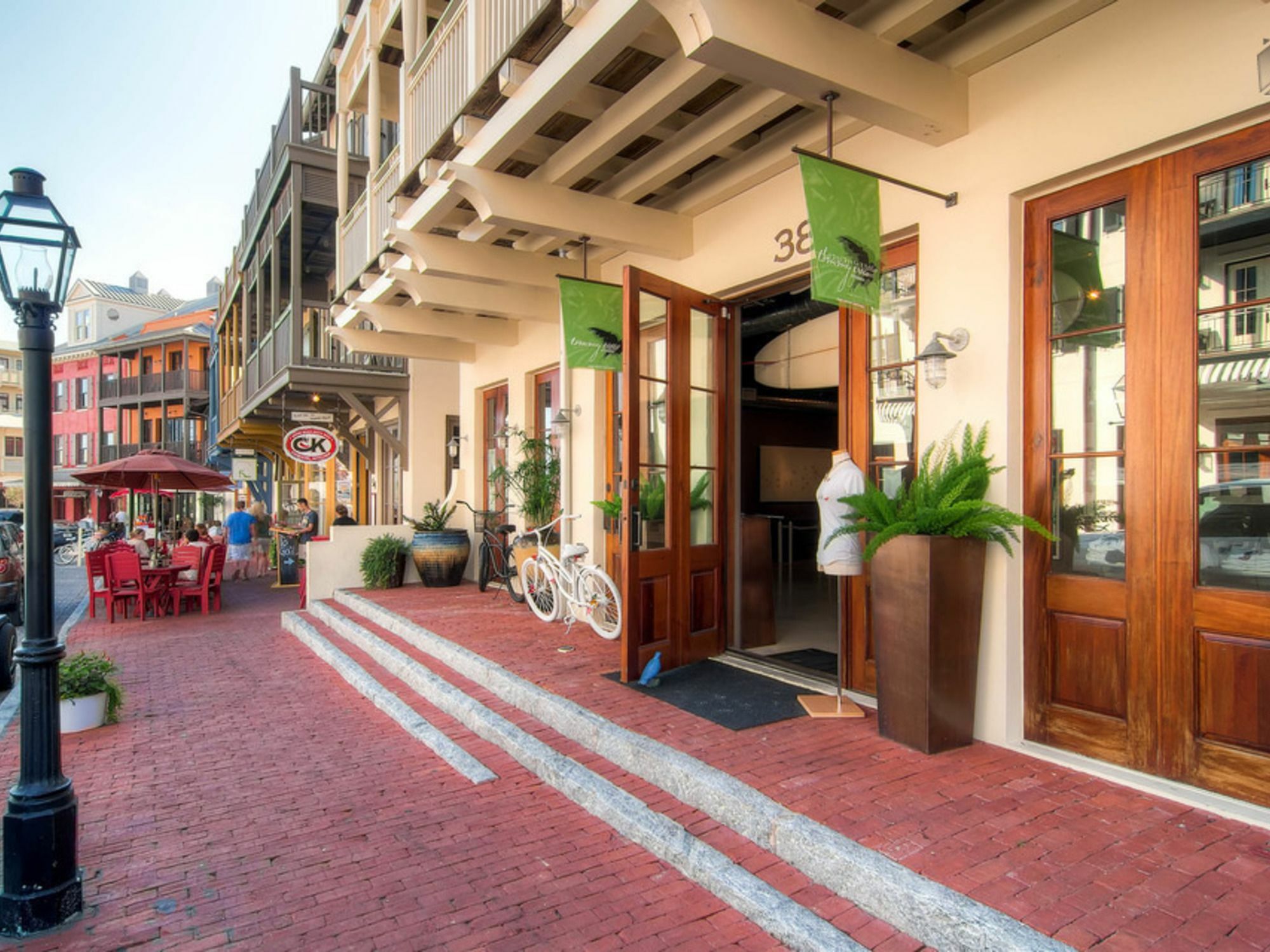 Hotel The Madison By Redawning