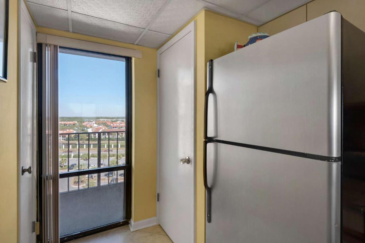 811 Edgewater Tower 3
