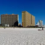 New Calypso Beach Resort Corner Unit Sleeps 8! By Dolce Vita Getaways Pcb