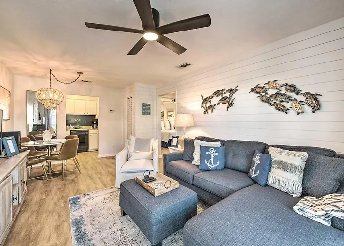 Pcb Condo Rental With Pool Access, Steps To Beach!