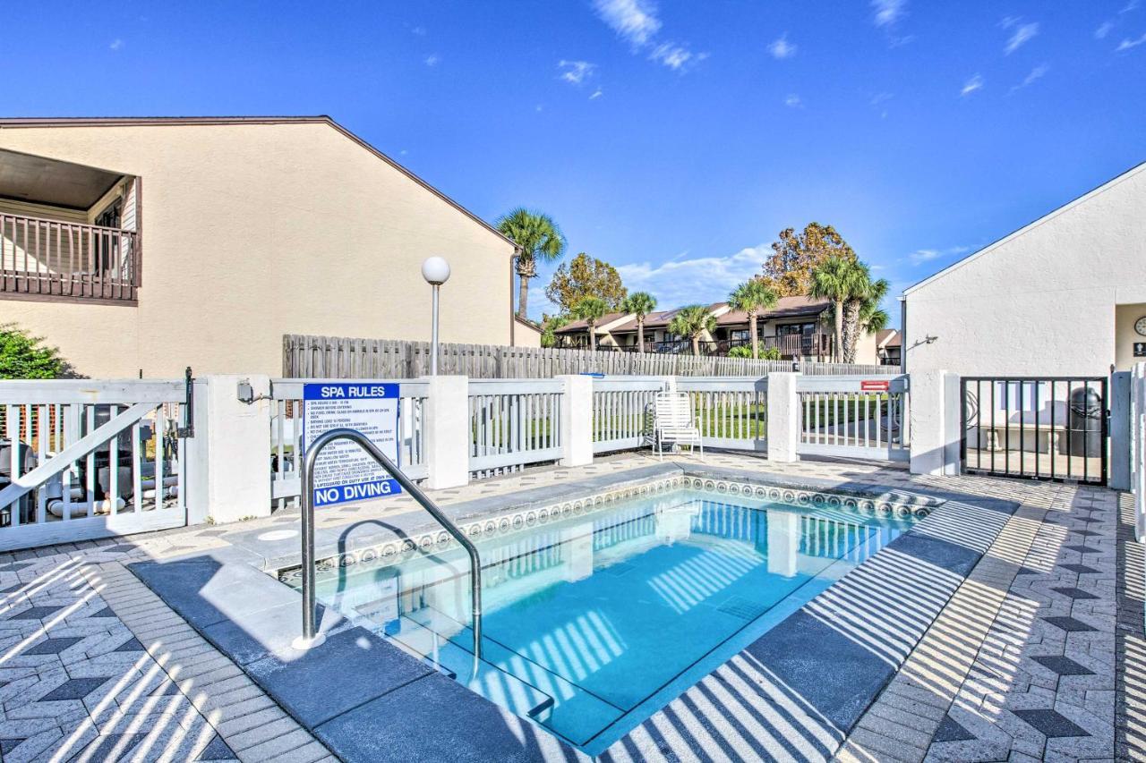 Pcb With Pool Access, Steps To Beach! Apartment