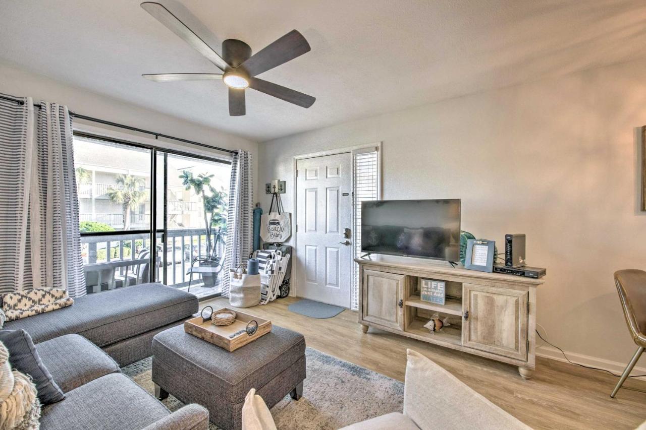 Apartment Pcb With Pool Access, Steps To Beach!