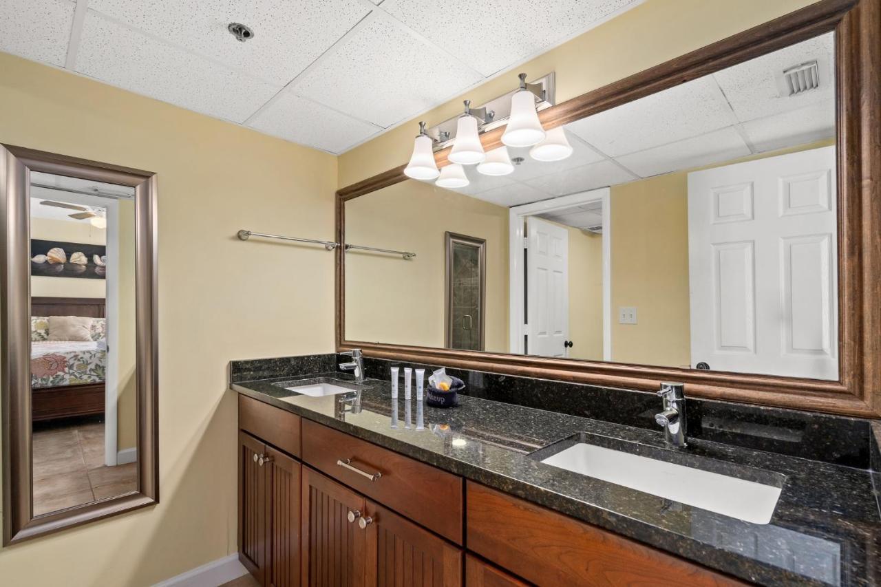 Beautiful Long Unit 1-1206! Two Gulf Masters! Holiday home