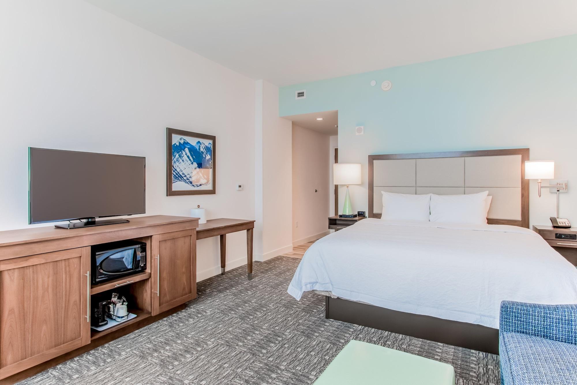 Hampton & Panama Beach-beachfront Hotel