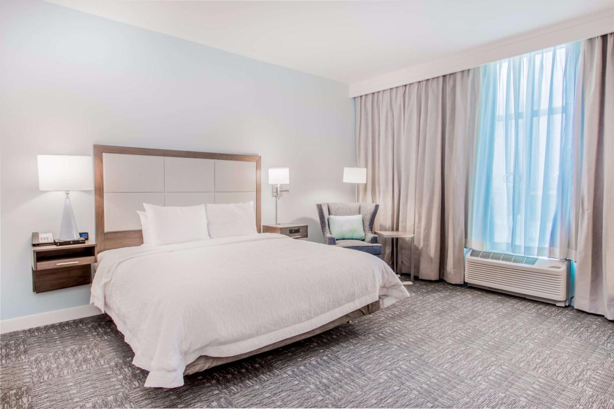 Hotel Hampton & Panama Beach-beachfront 3*