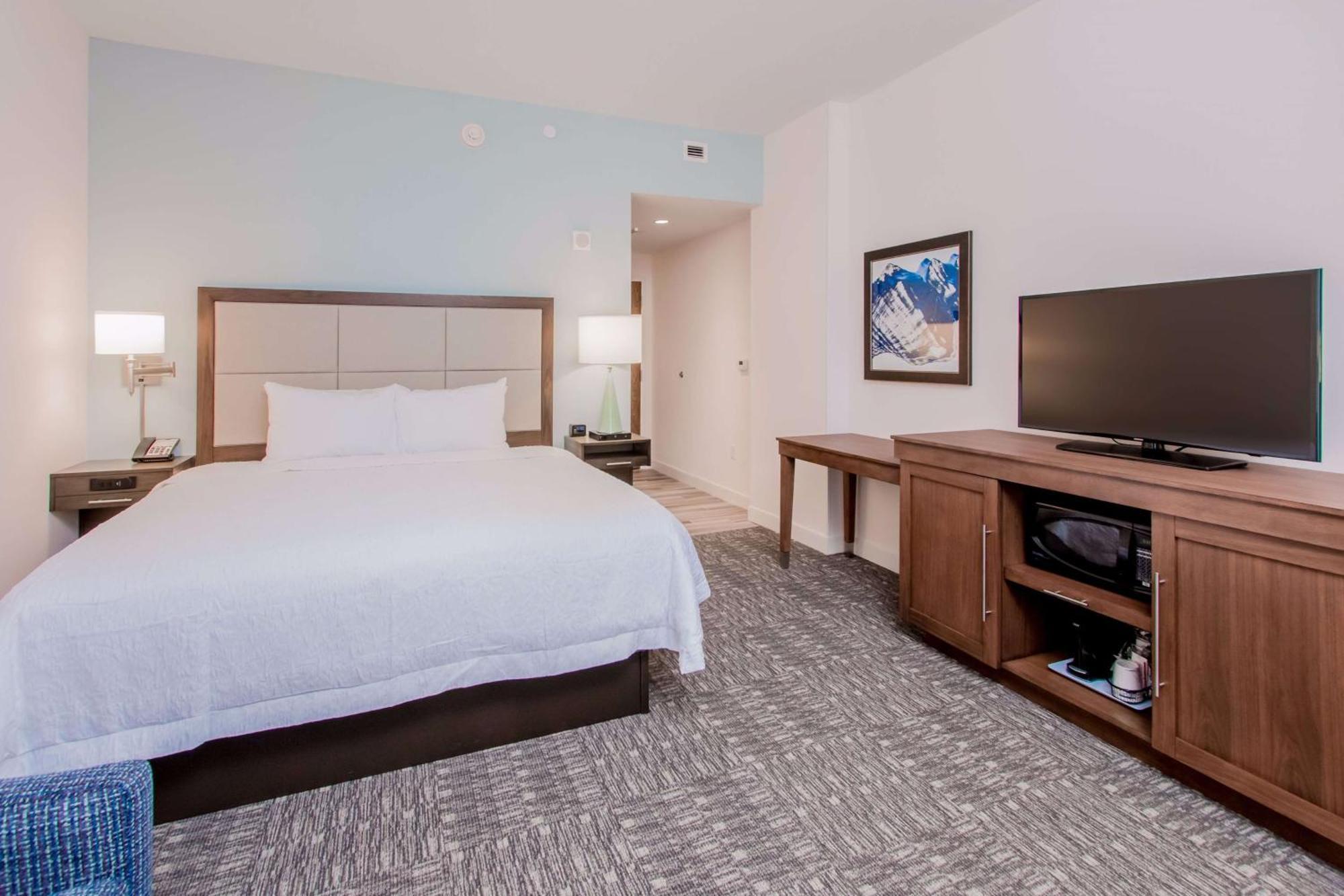Hampton & Panama Beach-beachfront