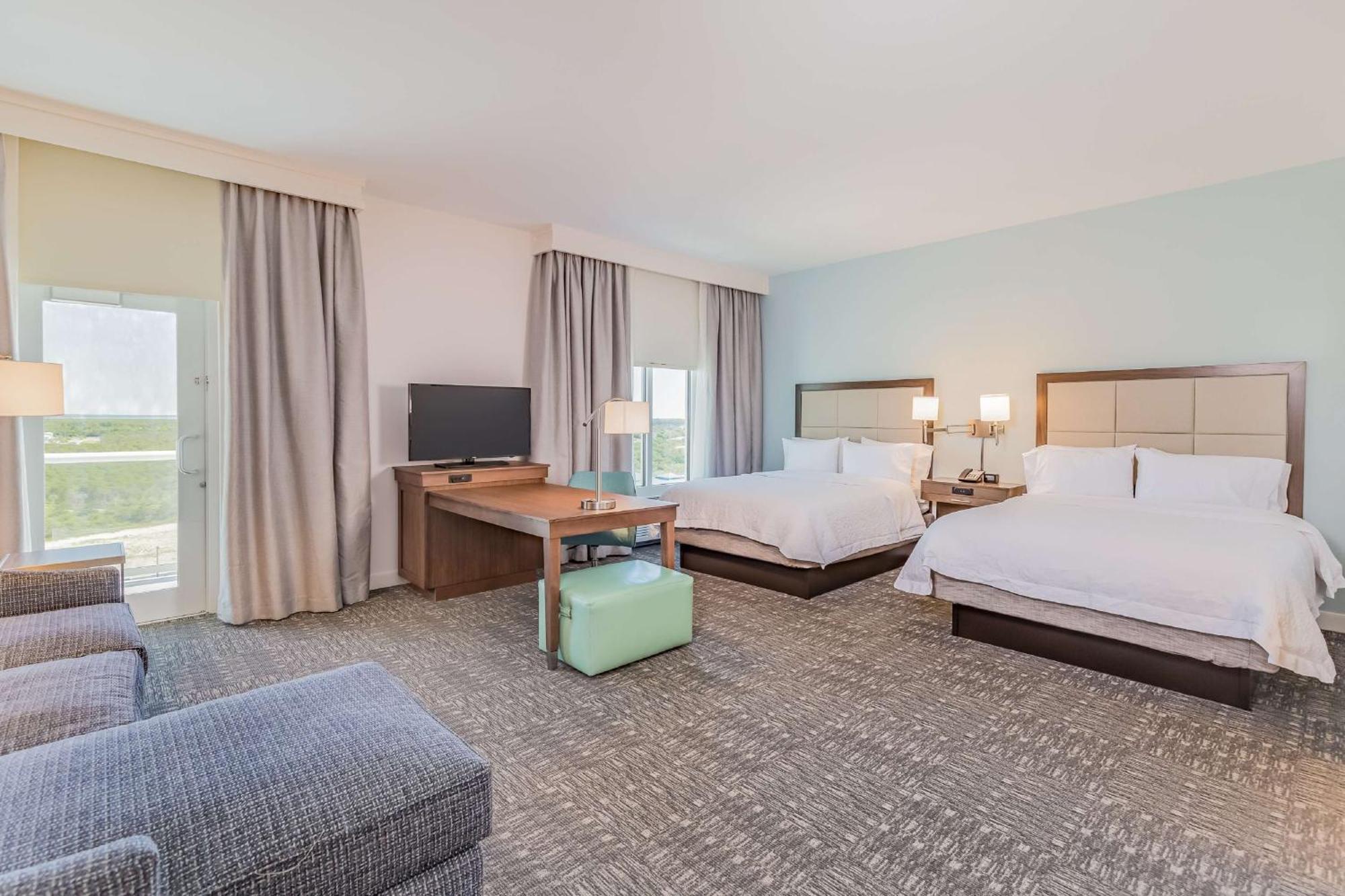 Hampton & Panama Beach-beachfront Hotel 3*