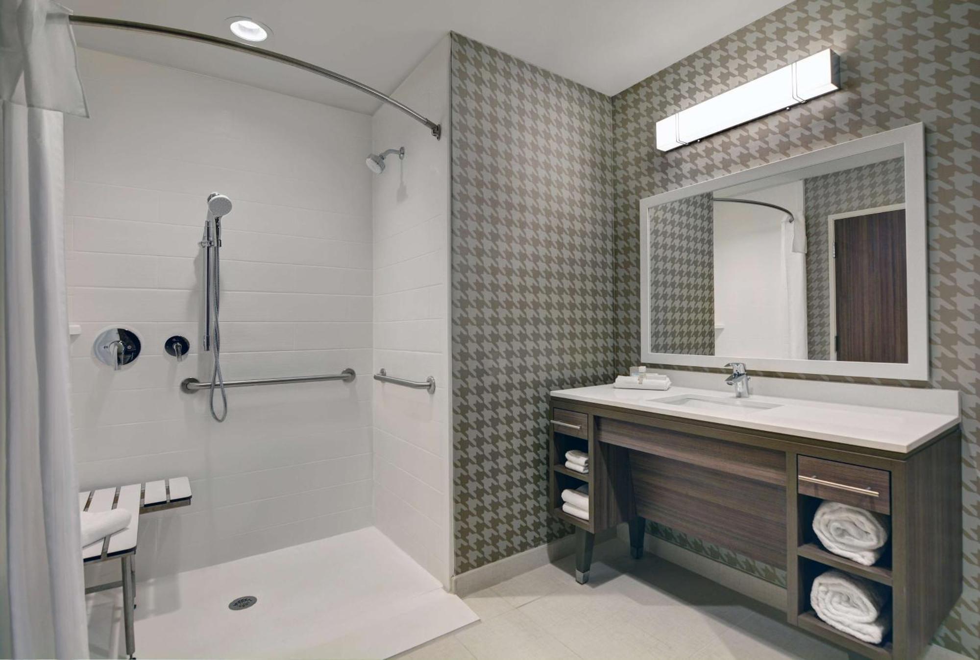 Home2 By Hilton Panama Beach, Fl Hotel 3*