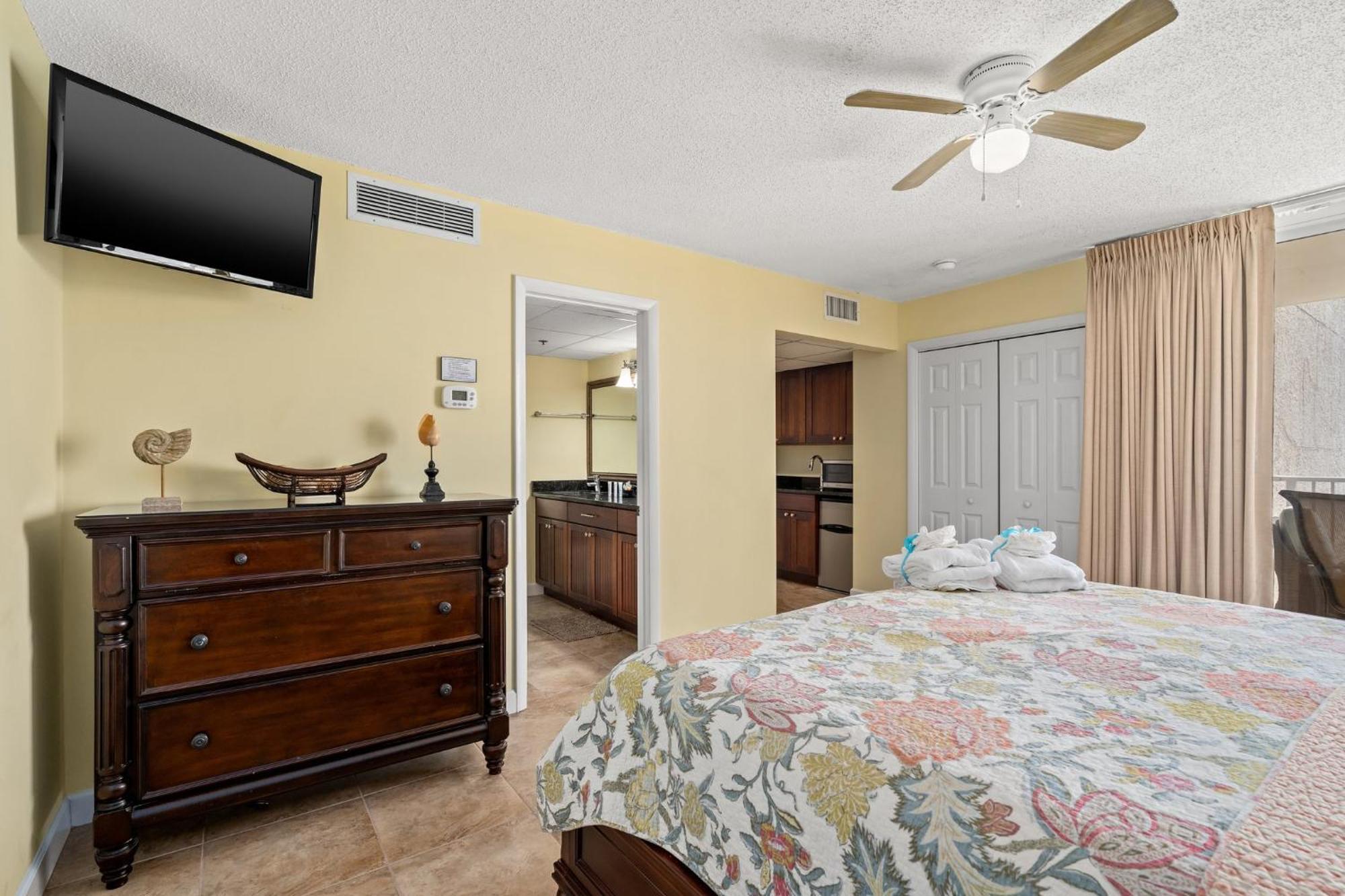 Beautiful Long Unit 1-1206! Two Gulf Masters! Holiday home *