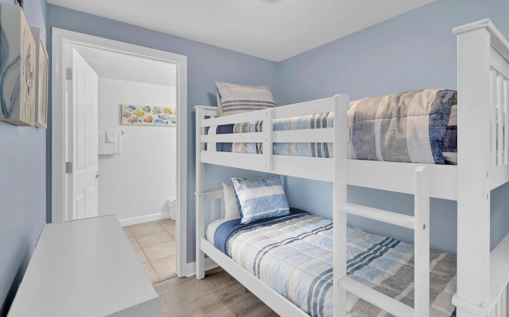 Apartment Stylish 1bd Beachfront With Amenities Galore! By Dolce Getaways!