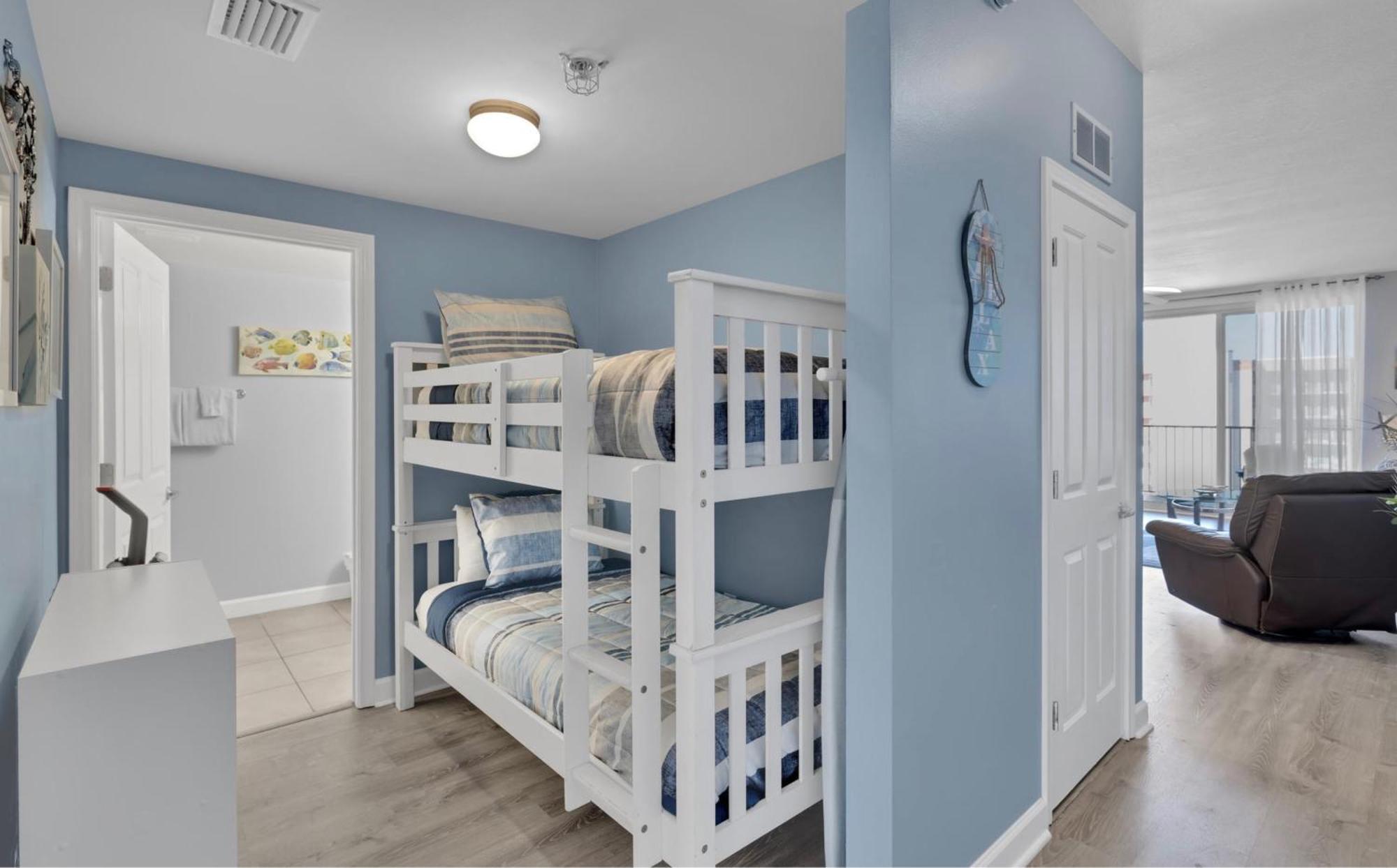 Apartment Stylish 1bd Beachfront With Amenities Galore! By Dolce Getaways! *