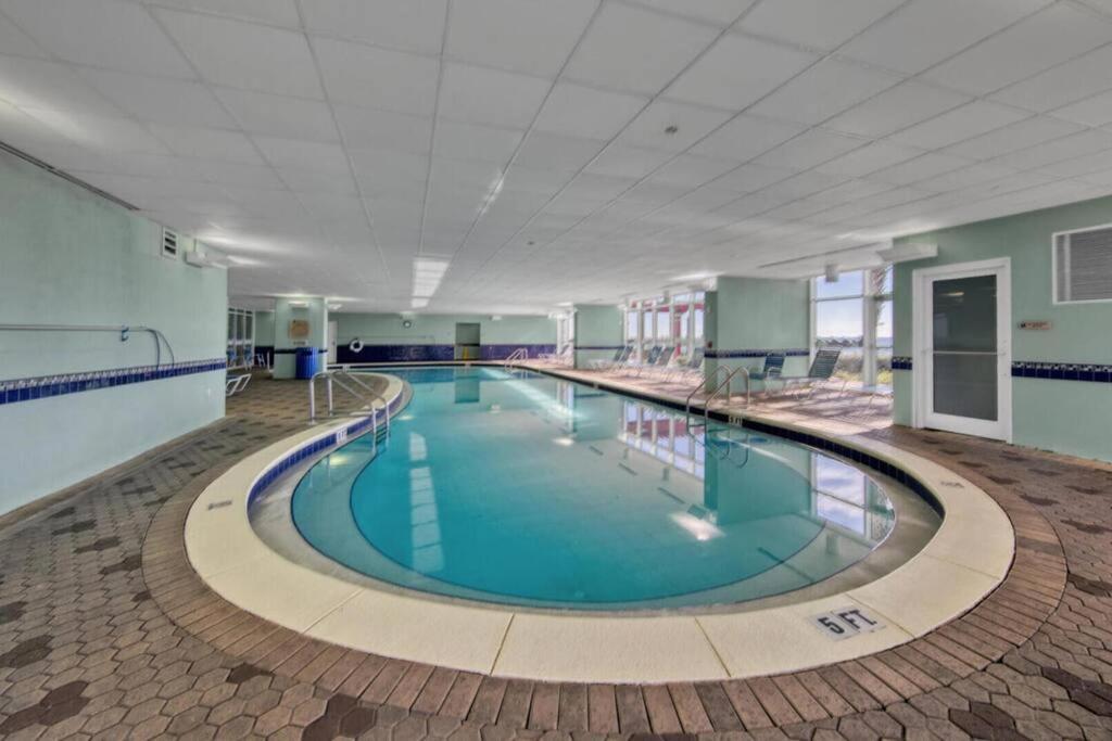 Apartment Beachfront #712 At Majestic