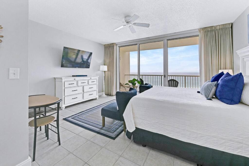 Beachfront #712 At Majestic Apartment