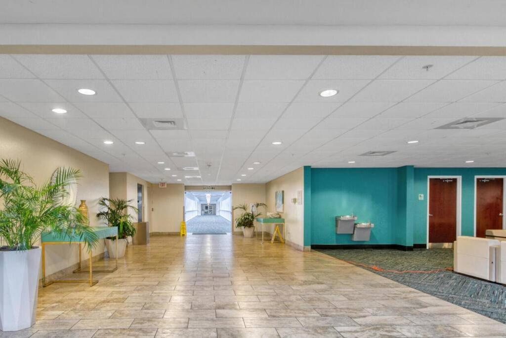 Apartment Beachfront #712 At Majestic *