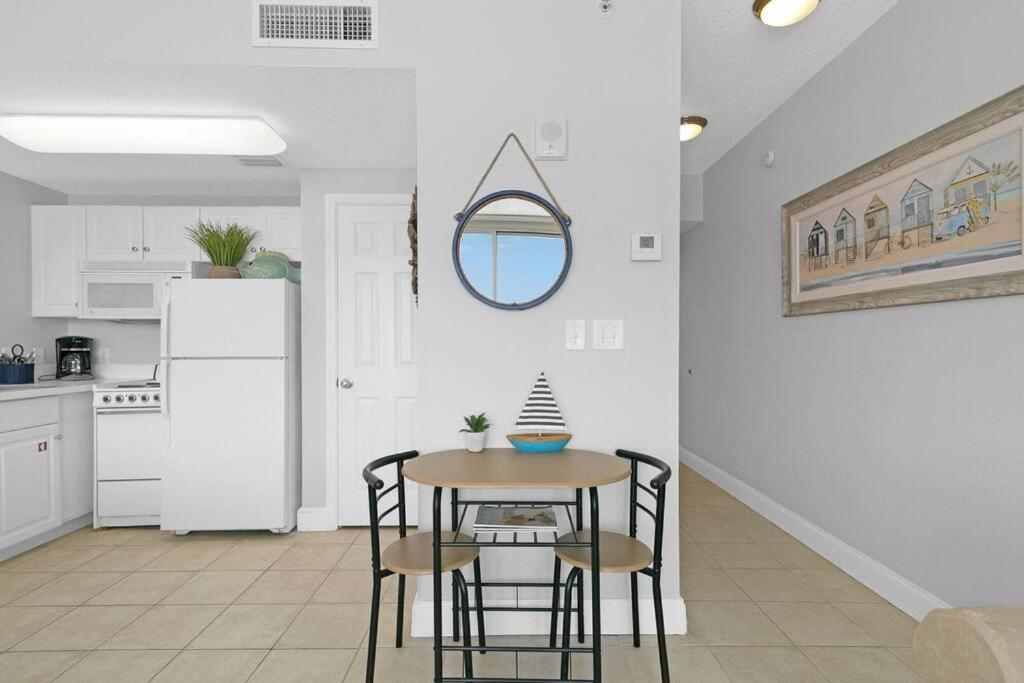 Apartment Beachfront #712 At Majestic *