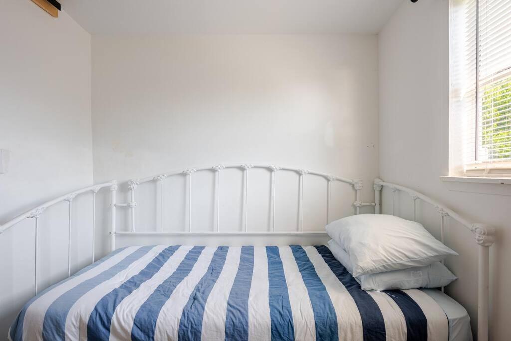 Fun-filled With Pool, Near Beach, Pets Welcome! *