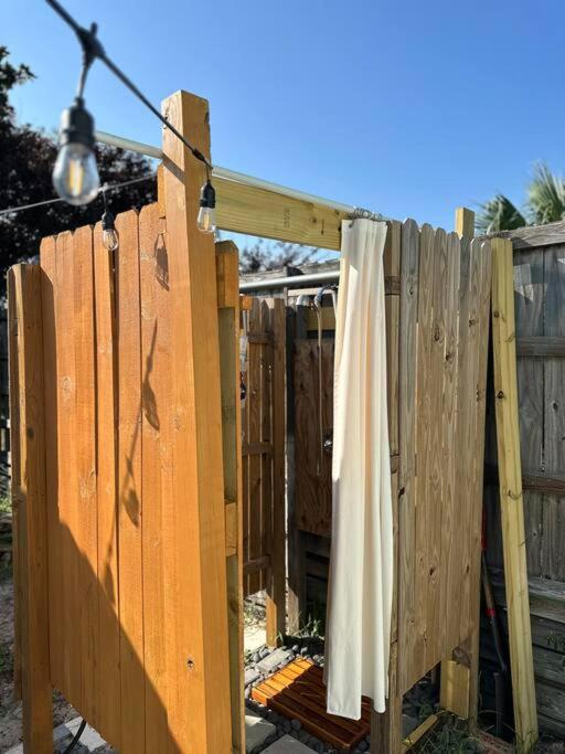 Fun-filled With Pool, Near Beach, Pets Welcome!