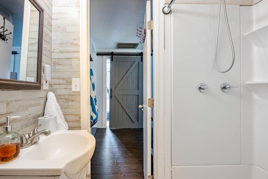 Fun-filled With Pool, Near Beach, Pets Welcome! Holiday home *