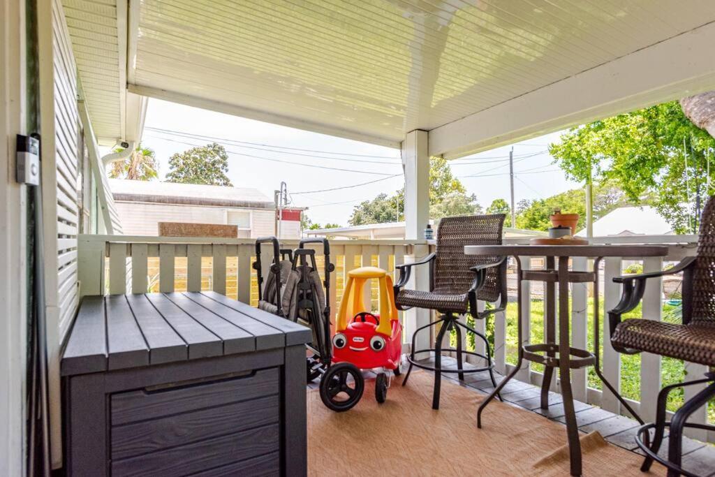 Fun-filled With Pool, Near Beach, Pets Welcome! *