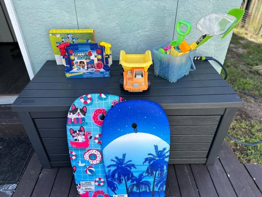 Holiday home Fun-filled With Pool, Near Beach, Pets Welcome! *