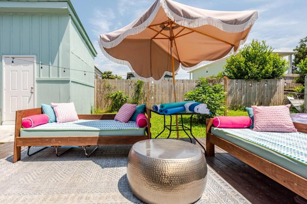 Holiday home Fun-filled With Pool, Near Beach, Pets Welcome! *