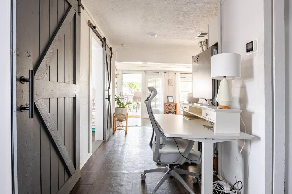 Fun-filled With Pool, Near Beach, Pets Welcome!