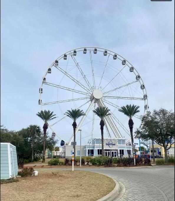Fun-filled With Pool, Near Beach, Pets Welcome! Holiday home *