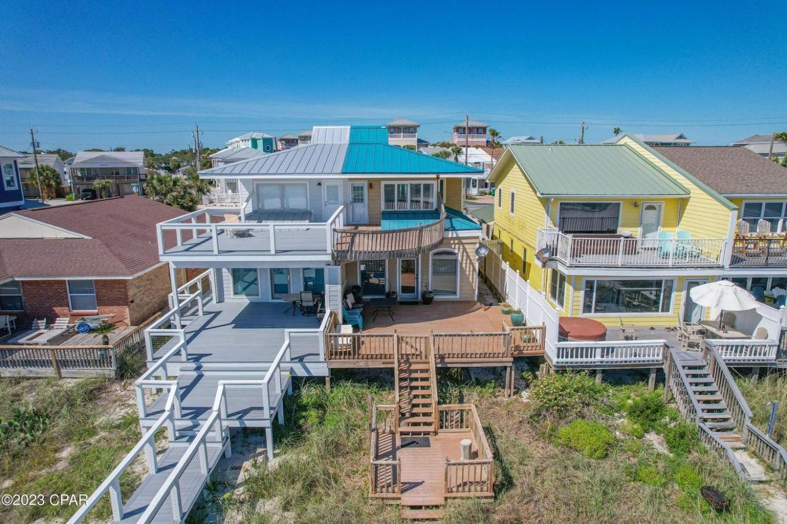 Dolphins Point - West End - Sleeps 12! Holiday home
