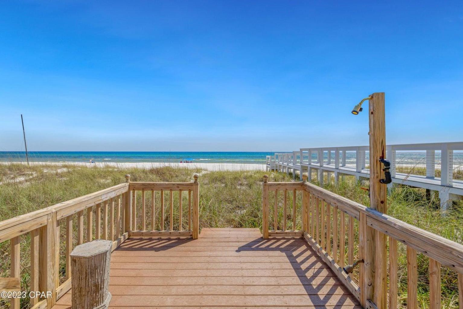Dolphins Point - West End - Sleeps 12! Holiday home