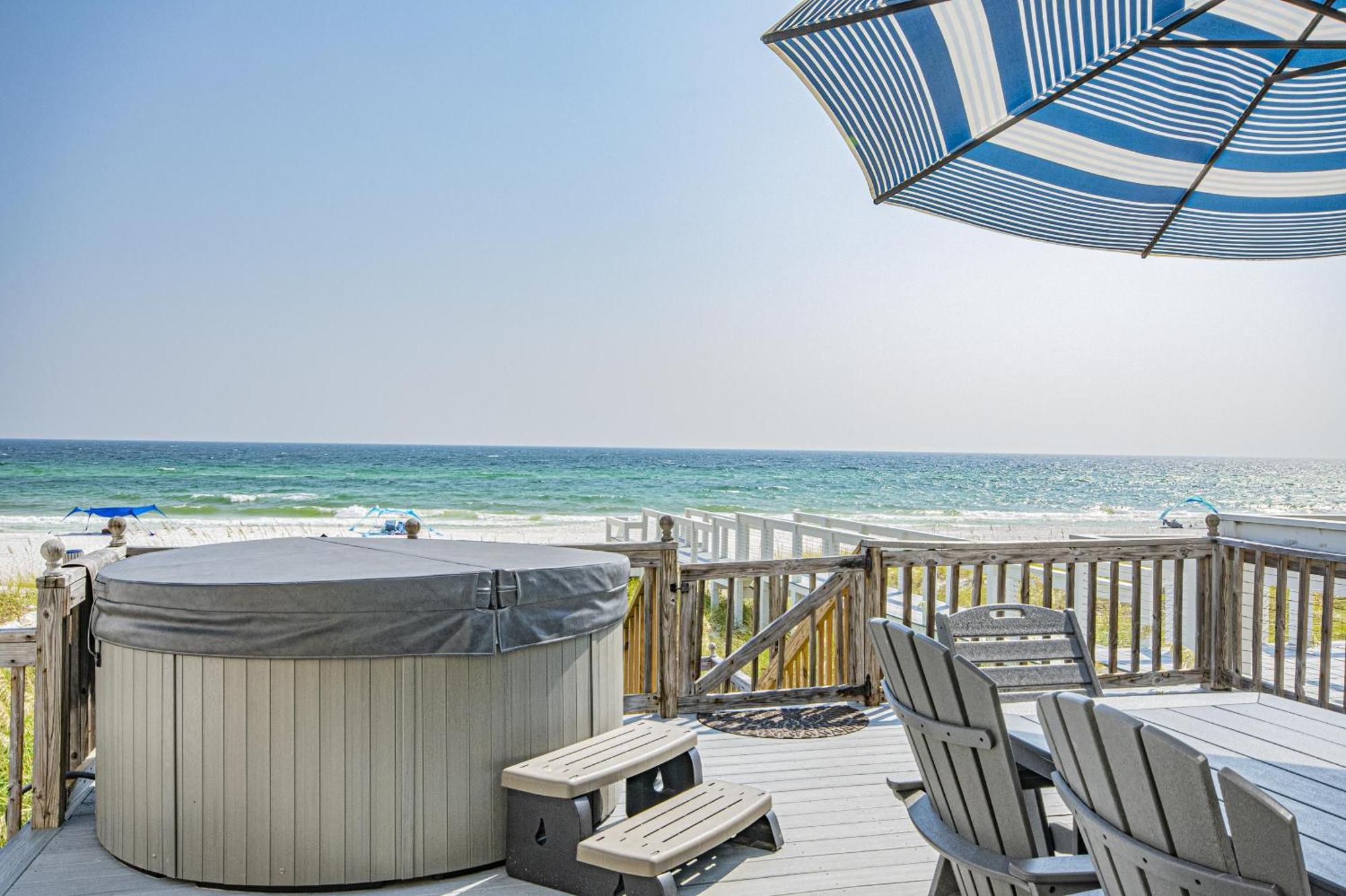 Dolphins Point - West End - Sleeps 12! Holiday home *