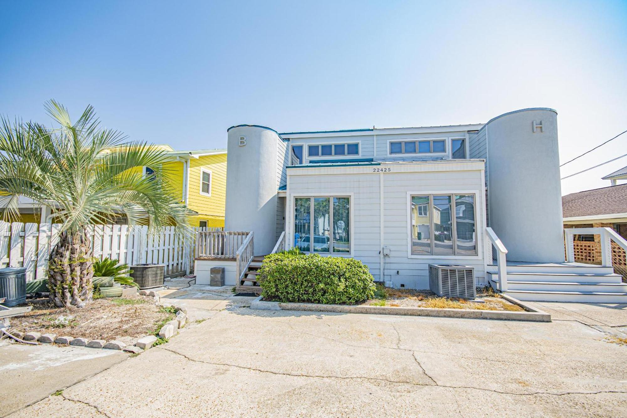 Dolphins Point - West End - Sleeps 12!
