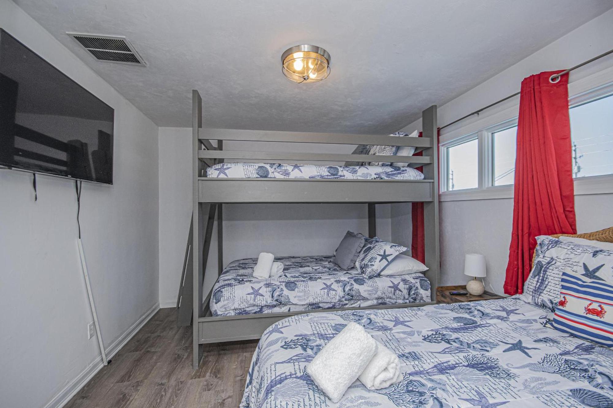 Holiday home Dolphins Point - West End - Sleeps 12!
