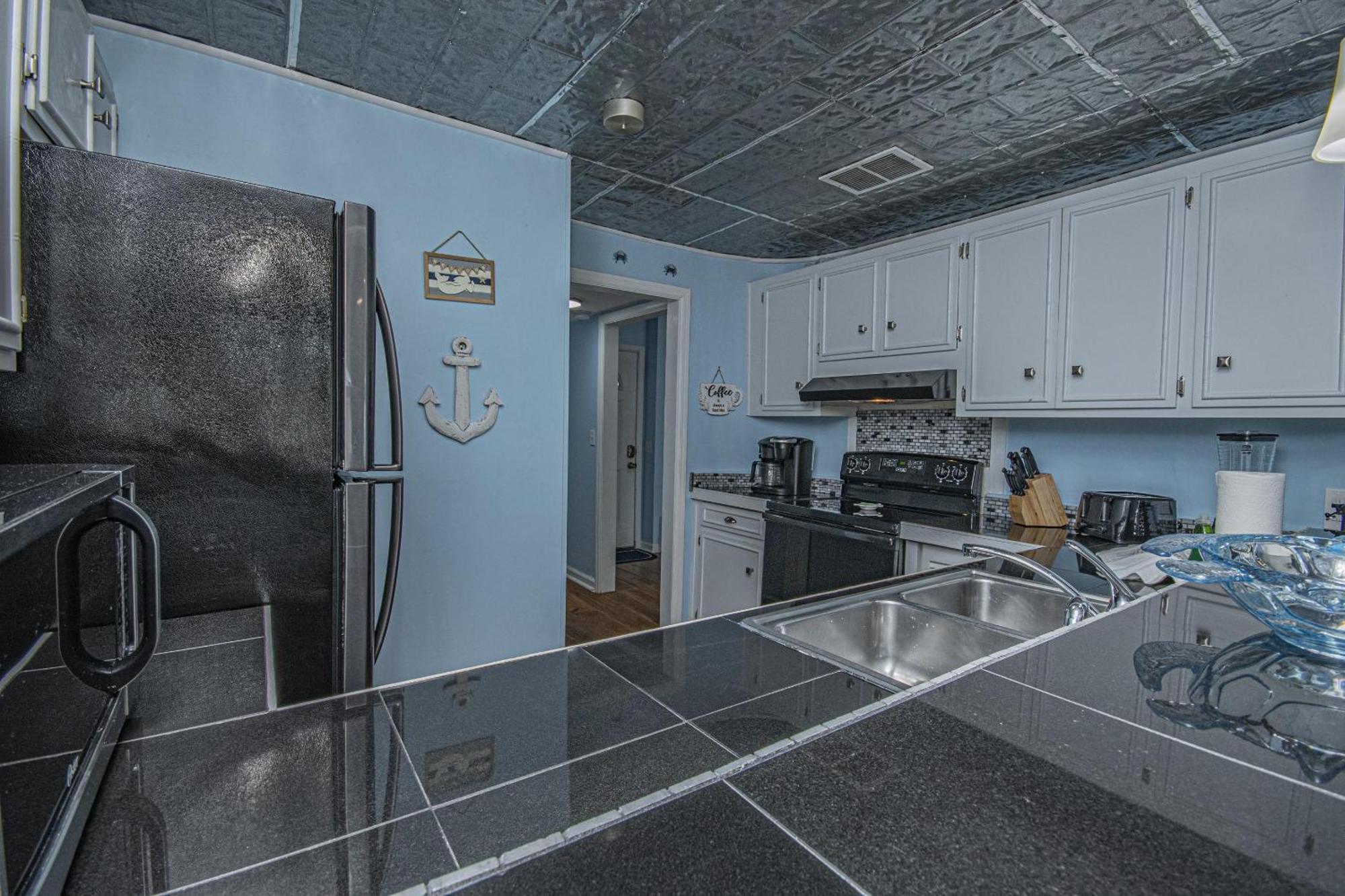 Dolphins Point - West End - Sleeps 12! *