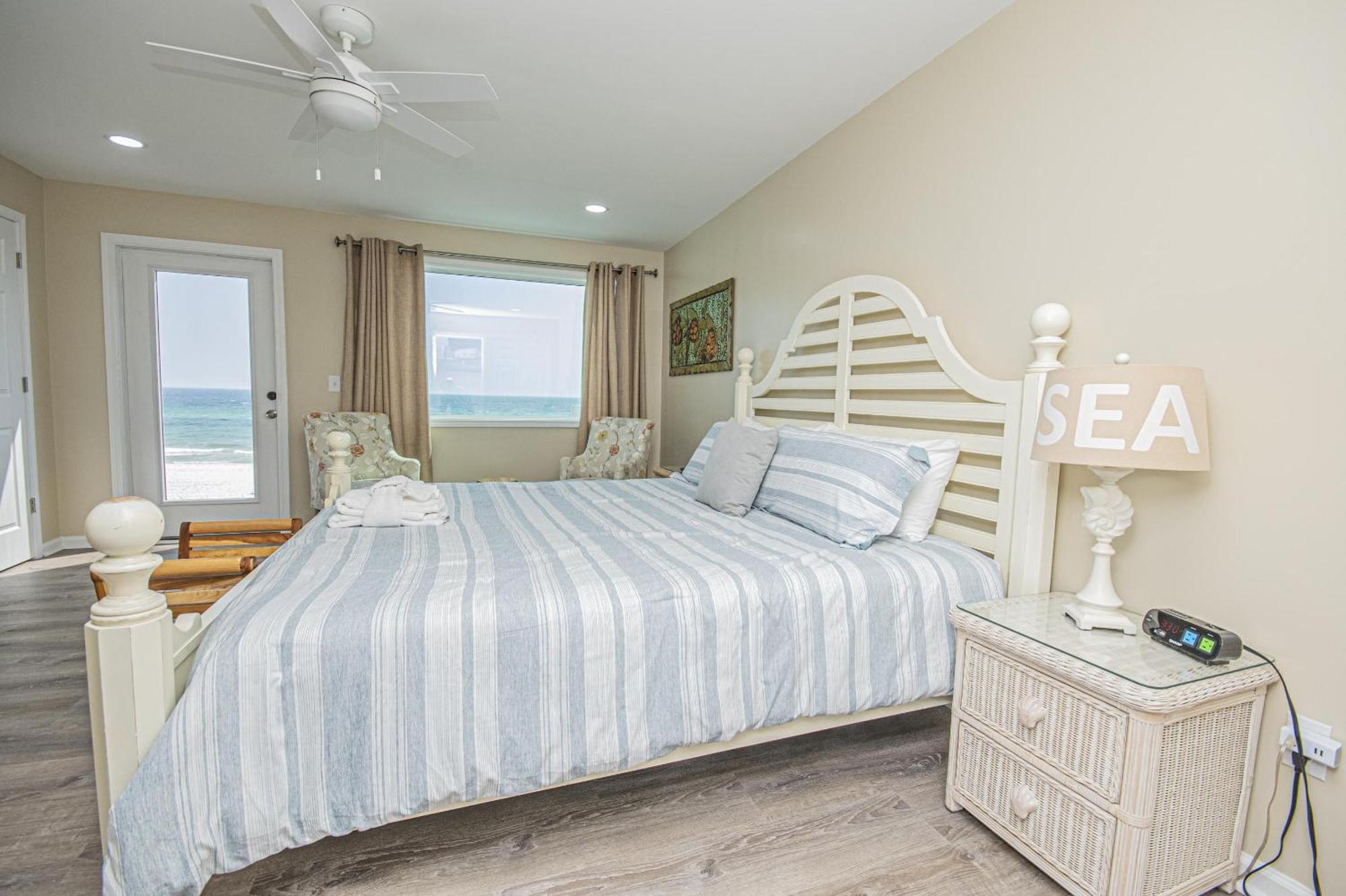 Dolphins Point - West End - Sleeps 12!
