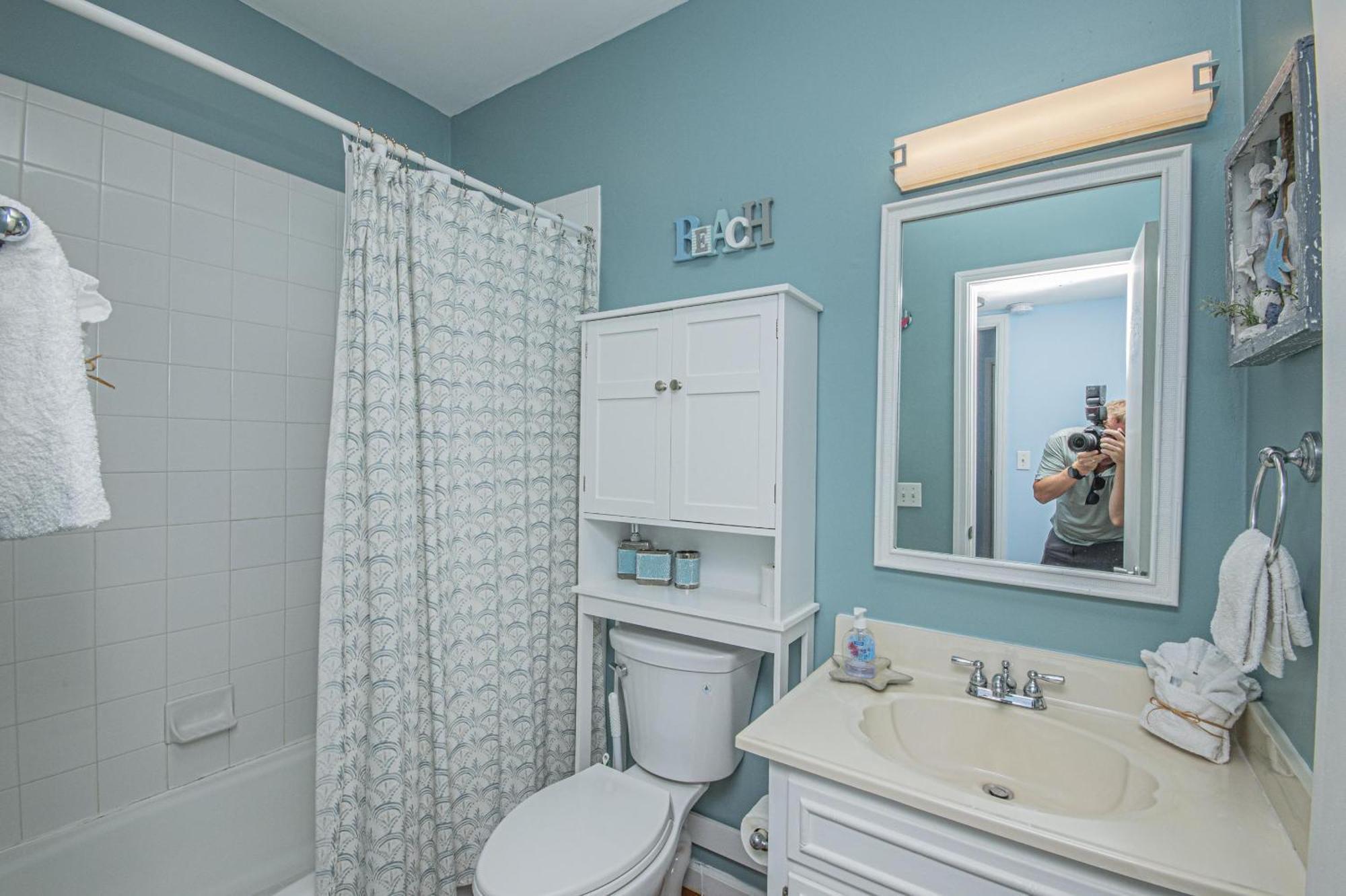Dolphins Point - West End - Sleeps 12! Holiday home *