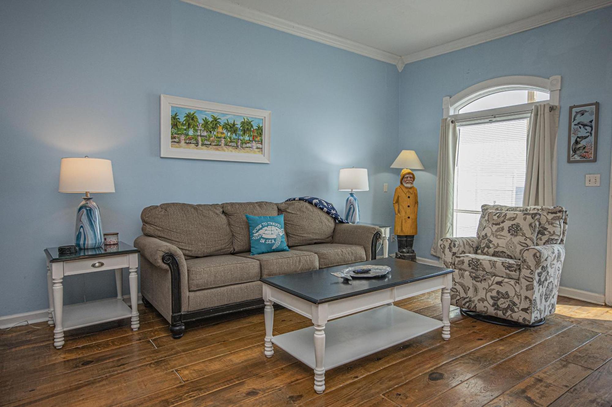 Dolphins Point - West End - Sleeps 12! Holiday home